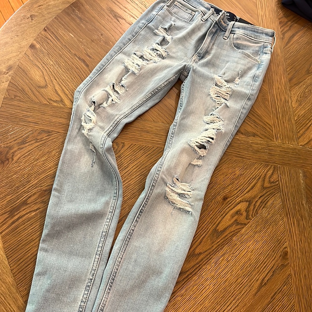 Brand new with tags Hollister jeans high rise super skinny size 0 short w24 l26